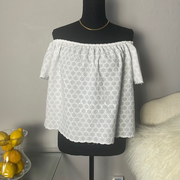 Trafaluc White  Short Top - Picture 4 of 8